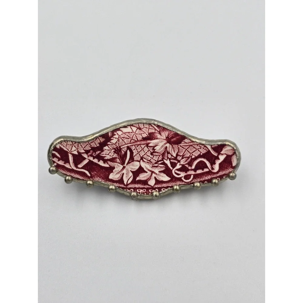 Vintage Linda carrigan Brooch Pin Red White Floral‎ Chintz Shard Porcelain Art